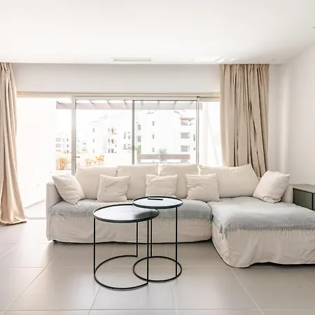 Penthouse With Jacuzzi, Ocean And Pool Views Lägenhet