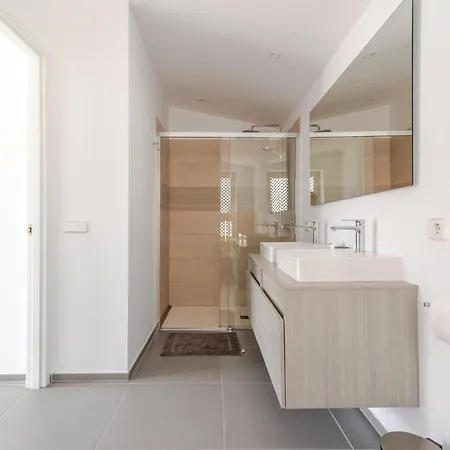 Appartement Penthouse With Jacuzzi, Ocean And Pool Views *