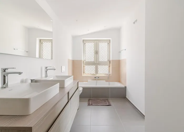 Penthouse With Jacuzzi, Ocean And Pool Views Apartamento *